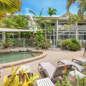 https://a-tropical-nite.cairnshotels4all.com